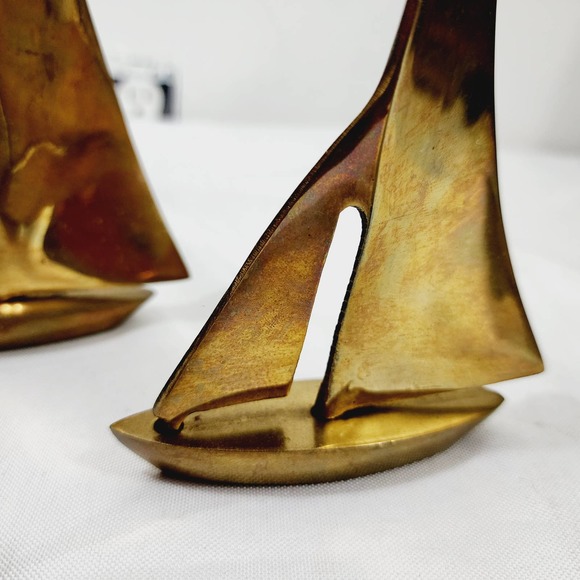 Vintage Enesco Mid-Century Modern Brass Sailboat Sculptures Paper Weights 1960s - Picture 12 of 15